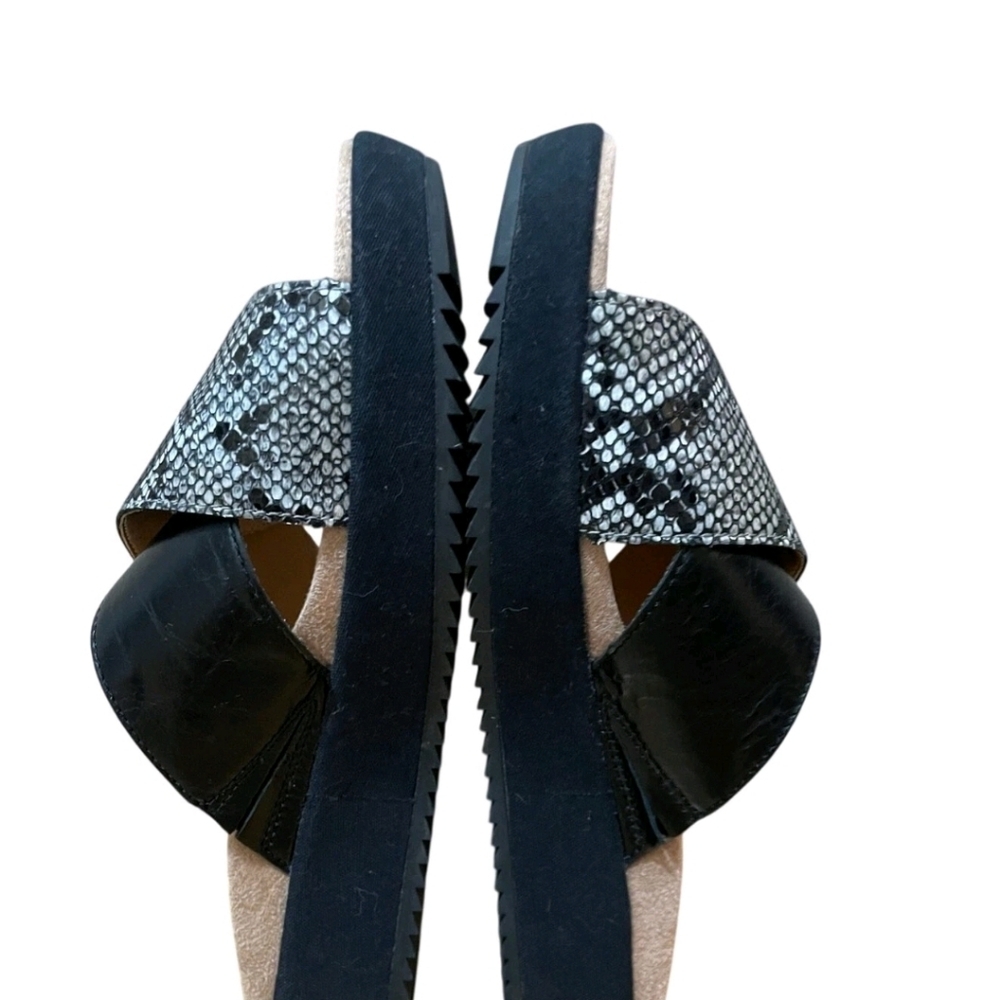 Vionic Women's  Hayden Black Snake Skin Leather Criss Cross Slide Sandal 8 - Picture 5 of 8
